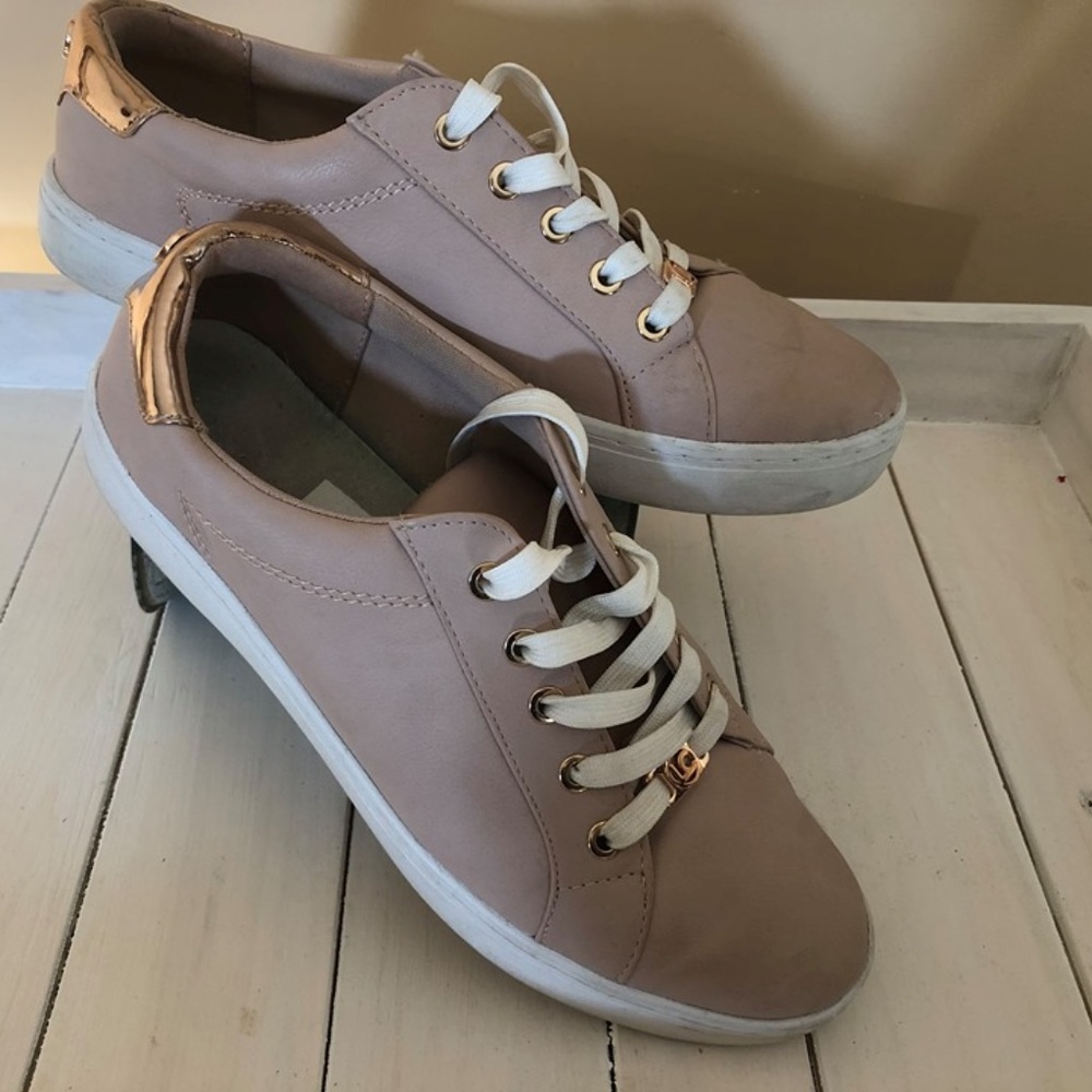 Liz Claiborne Sneakers